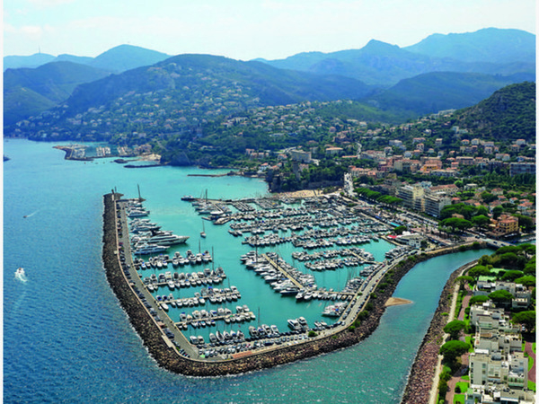 LA NAPOULE