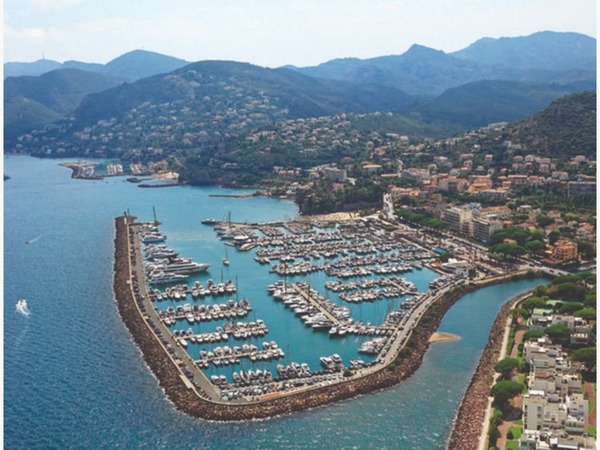 LA NAPOULE